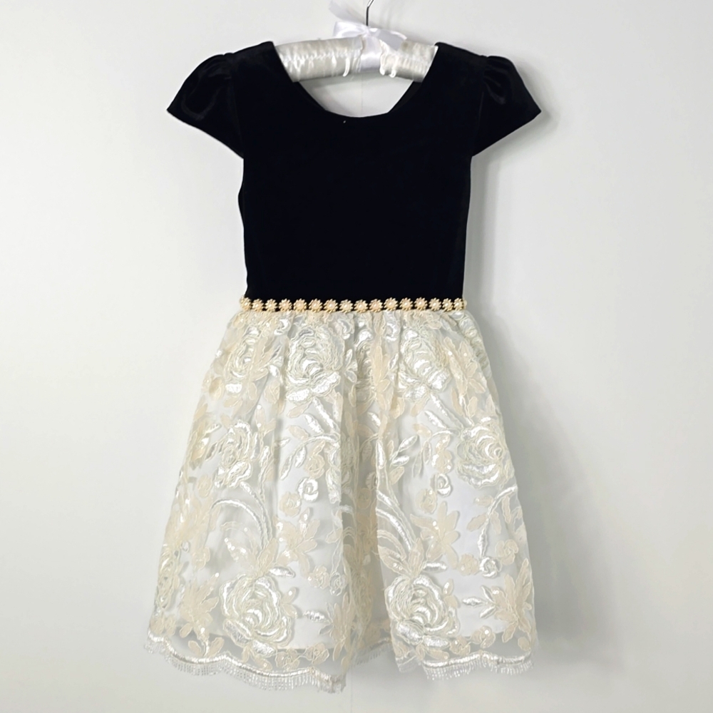 Jessica Simpsons Dress size 5 littel girls